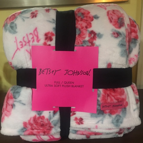 Betsey Johnson Other - Betsey Johnson Rose Blanket